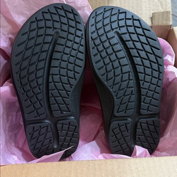 OOFOS recovery slides - Picture 5 of 5